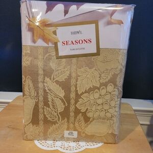 New Bardwil  Seasons Classic Gold Leaf 60x84 Oblong Tablecloth